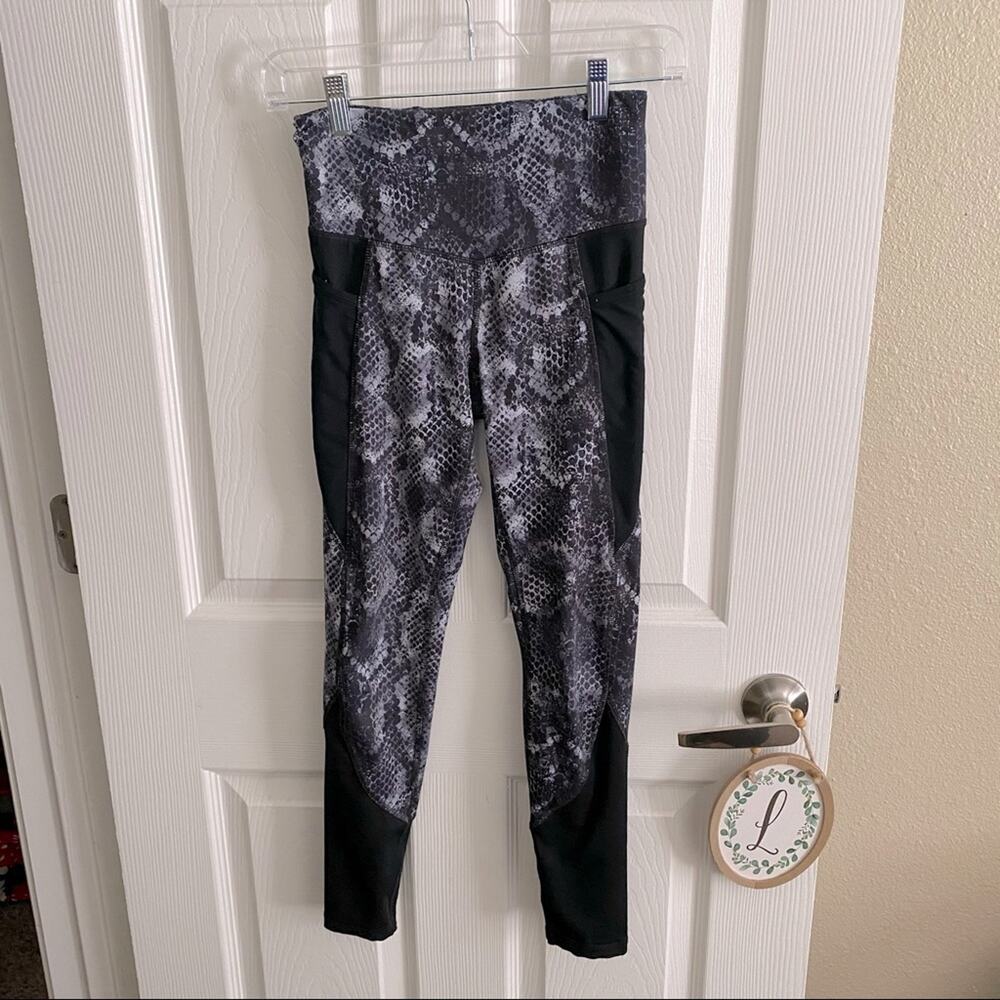 Champion High Waisted Snakeskin Leggings Size XS Gray Black Spandex Blend